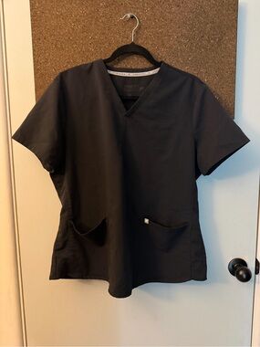 Fabletics Black V-Neck Short Sleeve Scrub Top